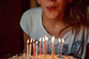 Check out this list if you want to get free birthday stuff online.